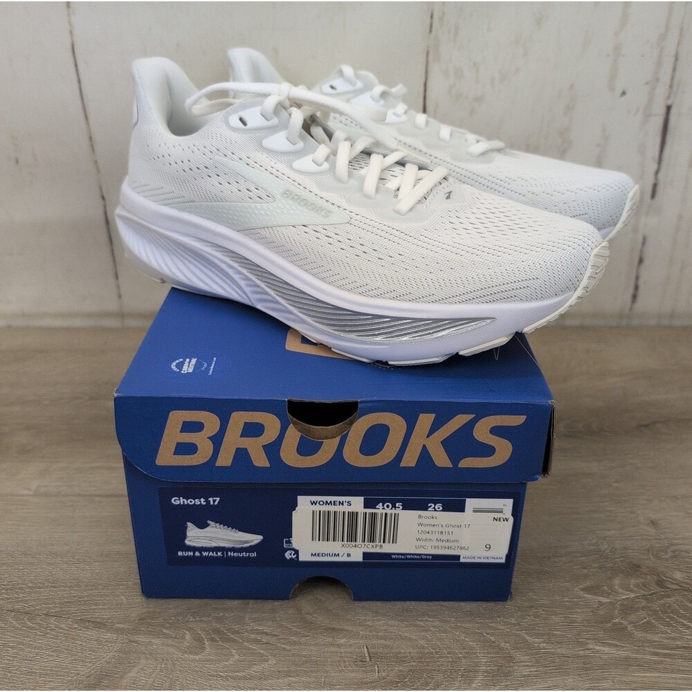 Women's Size 9 Brooks Ghost 17 Running Shoes New In Box White/White/Grey